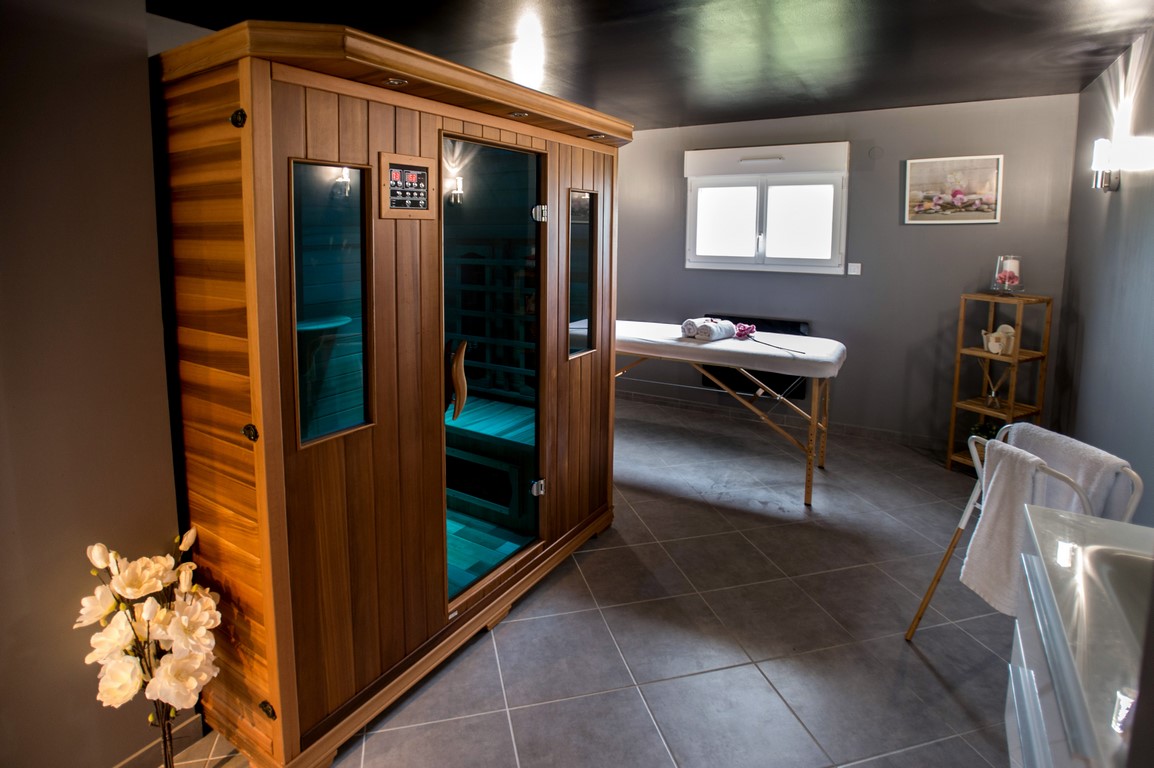 Sauna et salle de massage